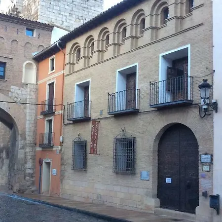 Daroca Alojamientos *